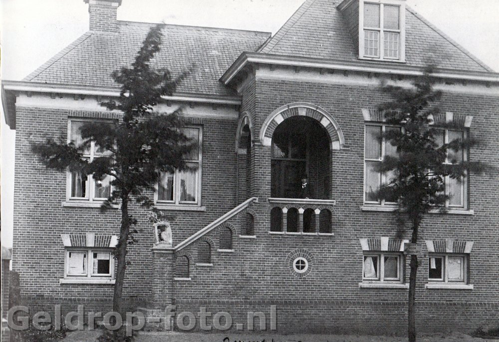 gemeentehuis 1913.jpg